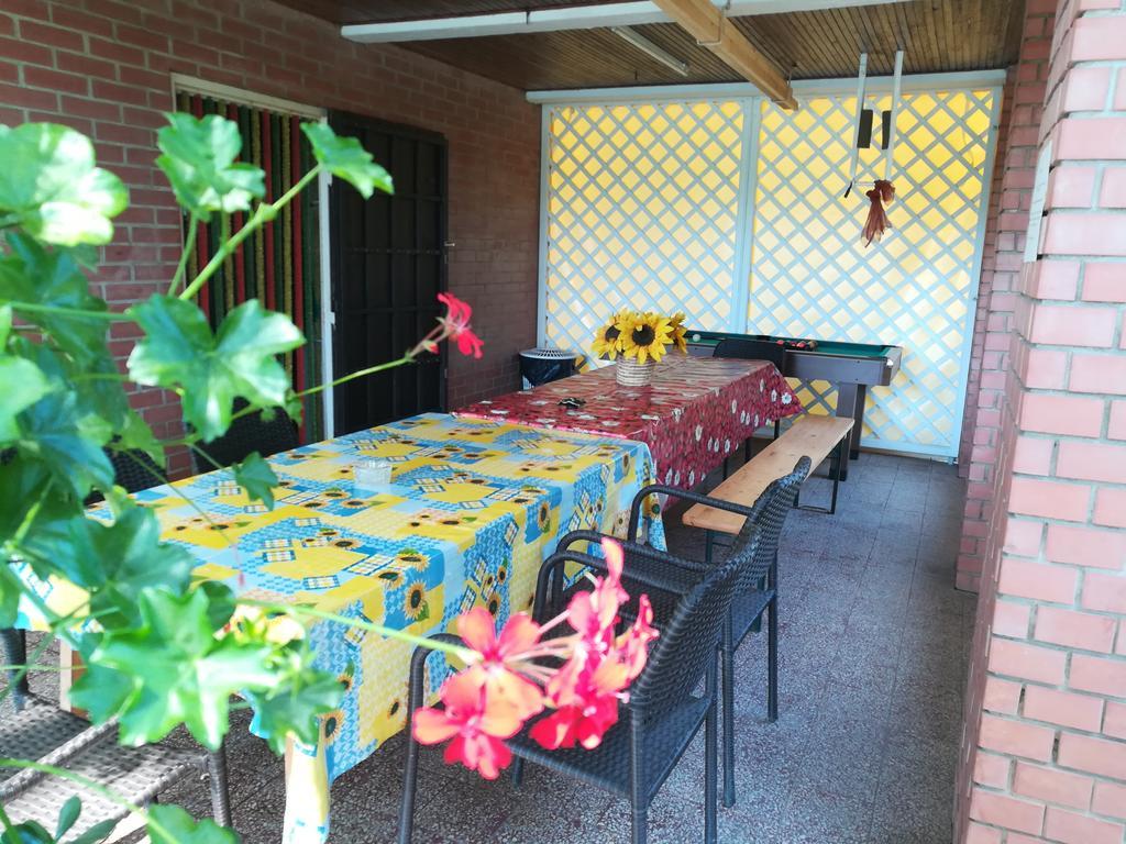 Villa Tiszavirag Nyaralohaz à Szeged Extérieur photo