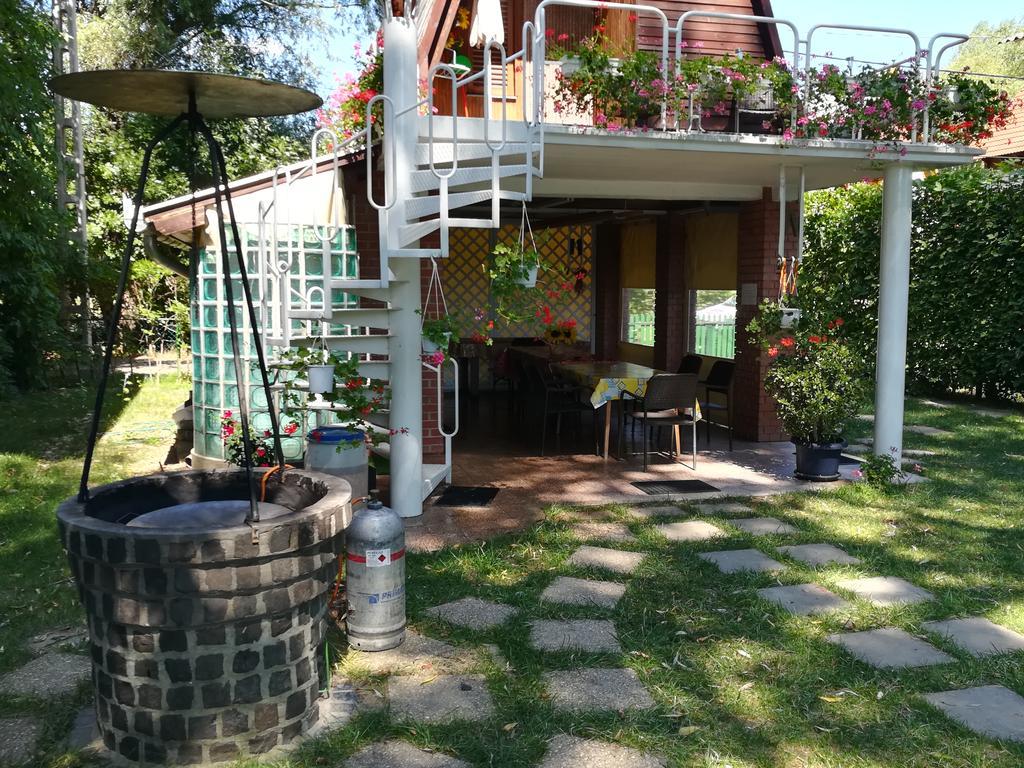 Villa Tiszavirag Nyaralohaz à Szeged Extérieur photo
