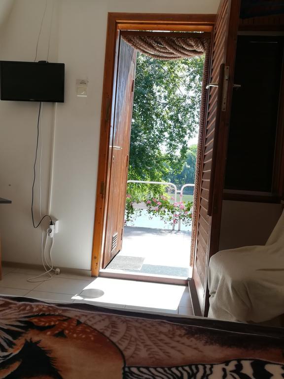 Villa Tiszavirag Nyaralohaz à Szeged Extérieur photo